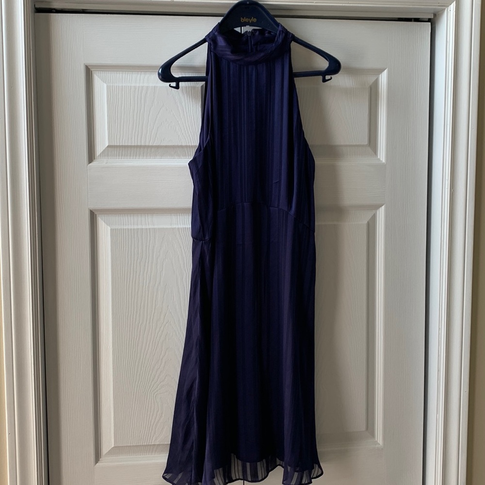 Elegant Navy Blue Sleeveless Dress